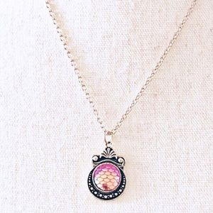 ⭐️ Pink Iridescent Scale Necklace ⭐️ 2 for 15